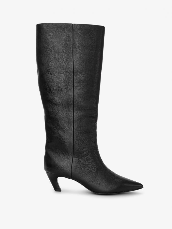 מגפי עקב מעור - נעליים