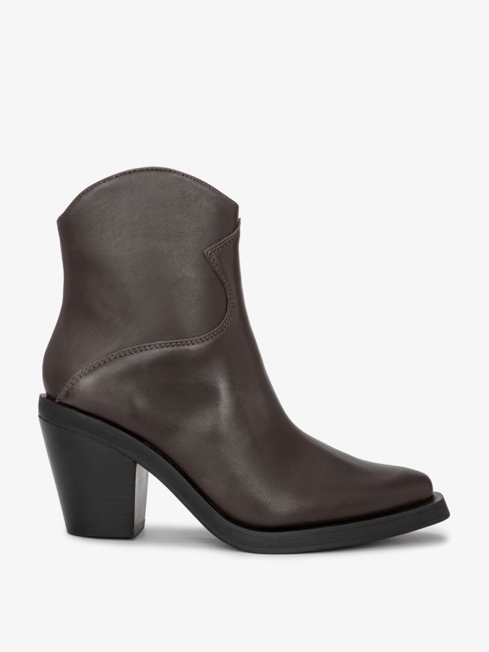 מגפוני בוקרים מעור - נעליים