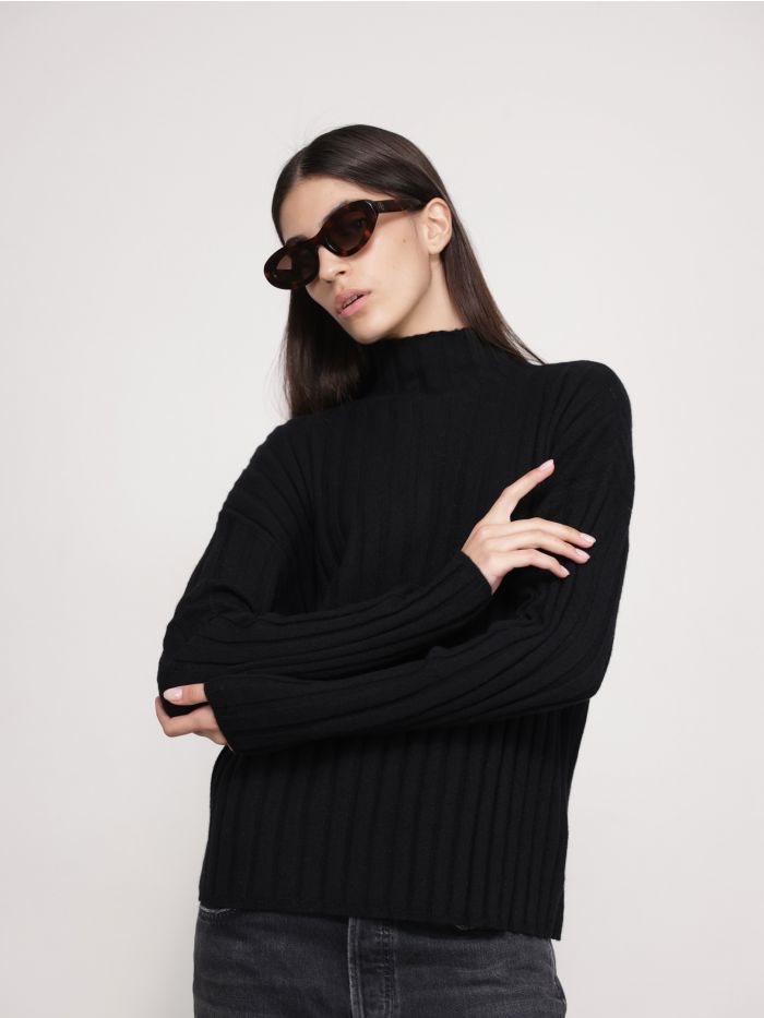 סריג אינגה - בגדים