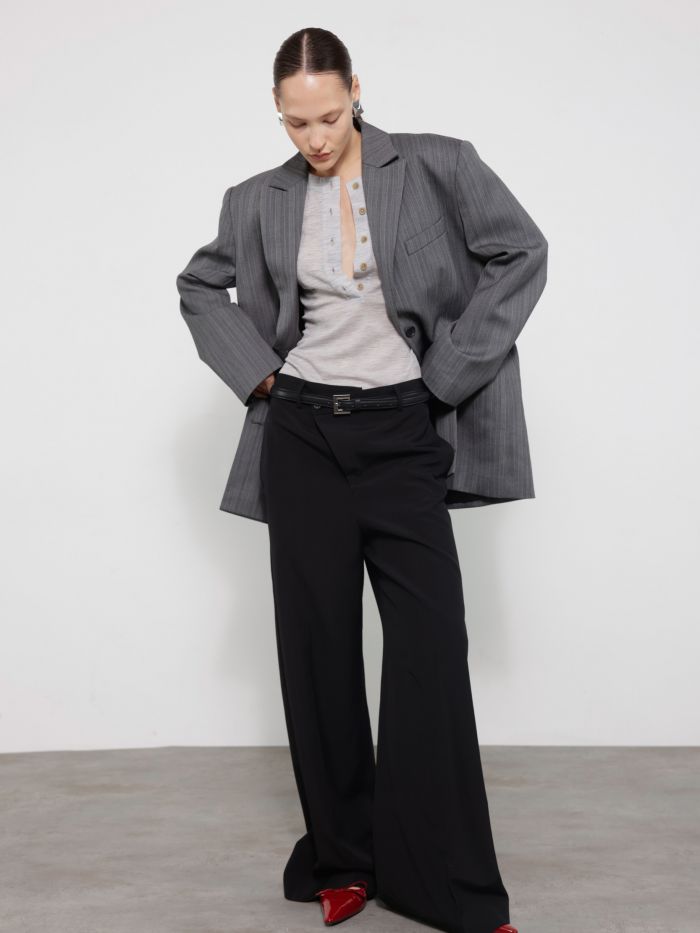 מכנסיים ארוכים מחויטים - בגדים