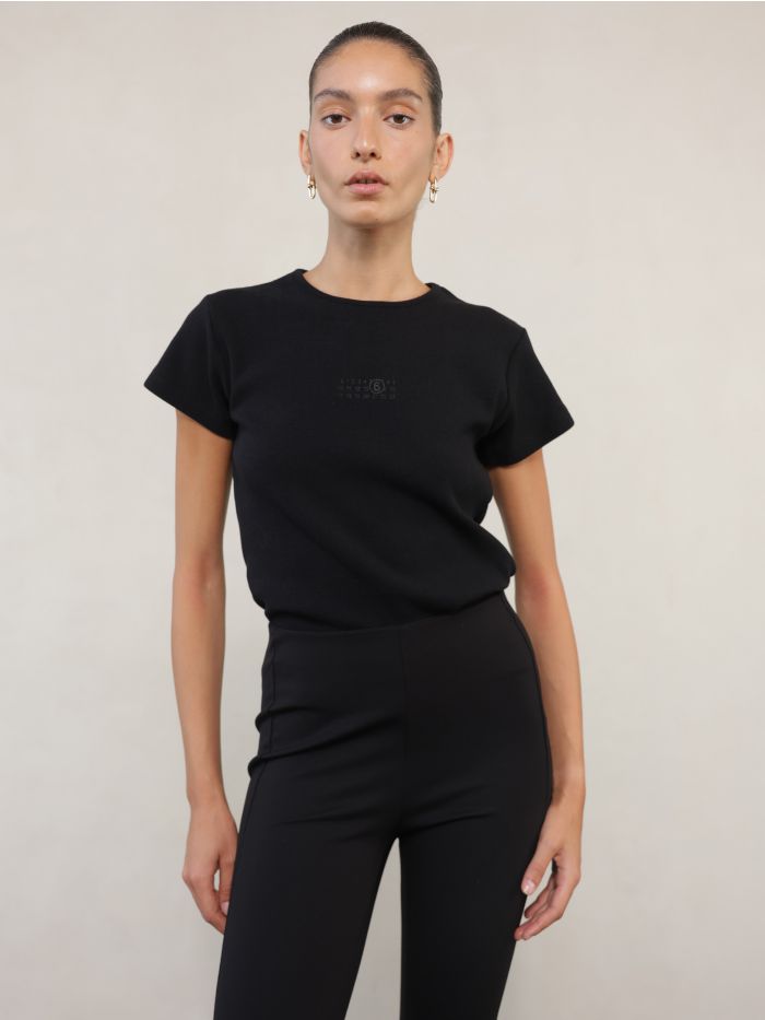 חולצת טי לוגו - בגדים