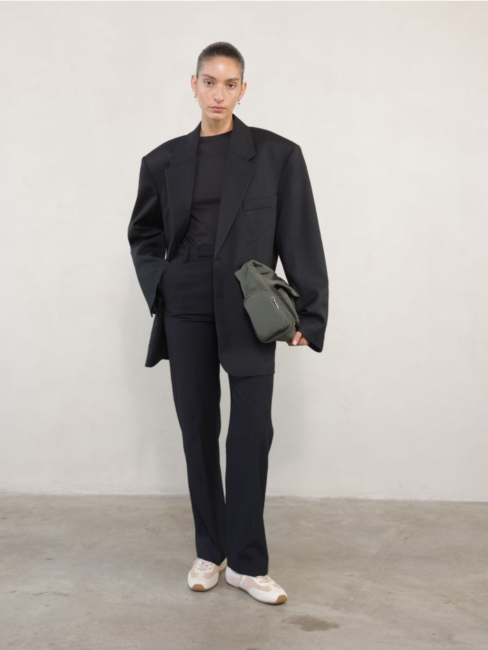 מכנסיים מחוייטים - בגדים