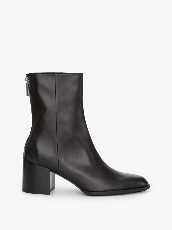 מגפוני עקב - נעליים