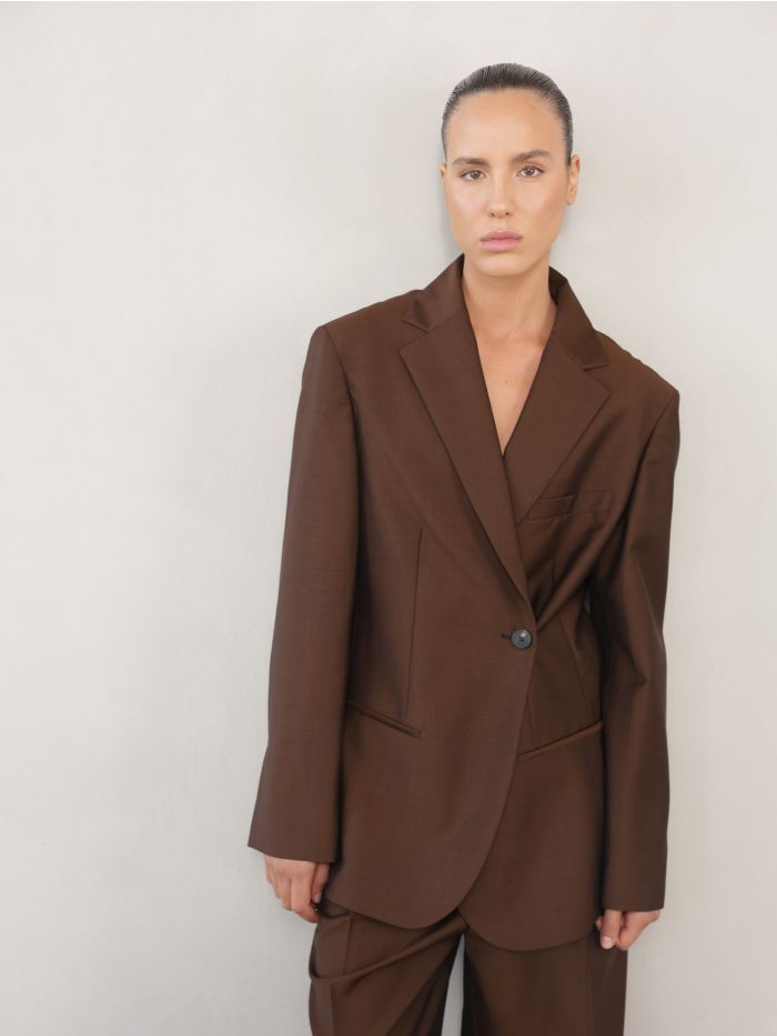 ג’קט מחויט - בגדים