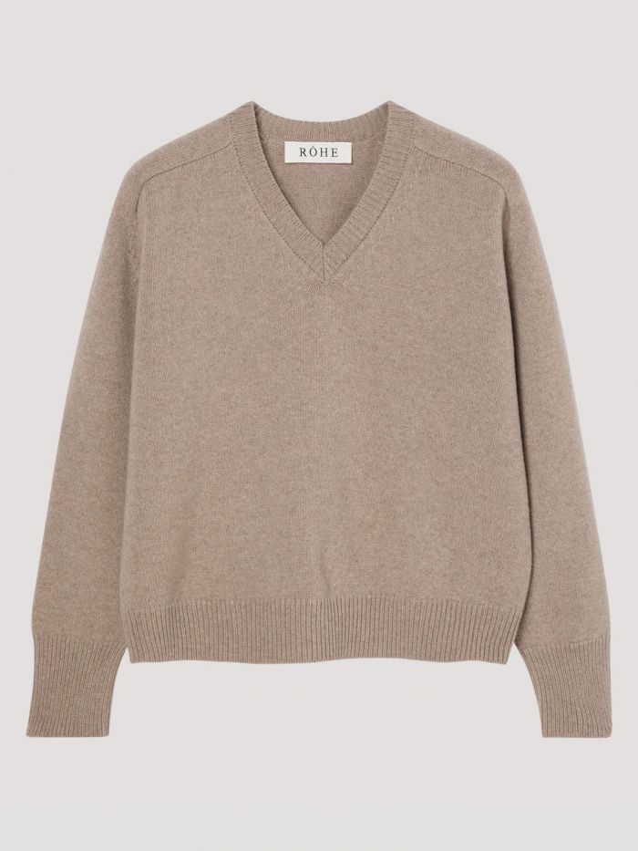 סריג מפתח וי - בגדים