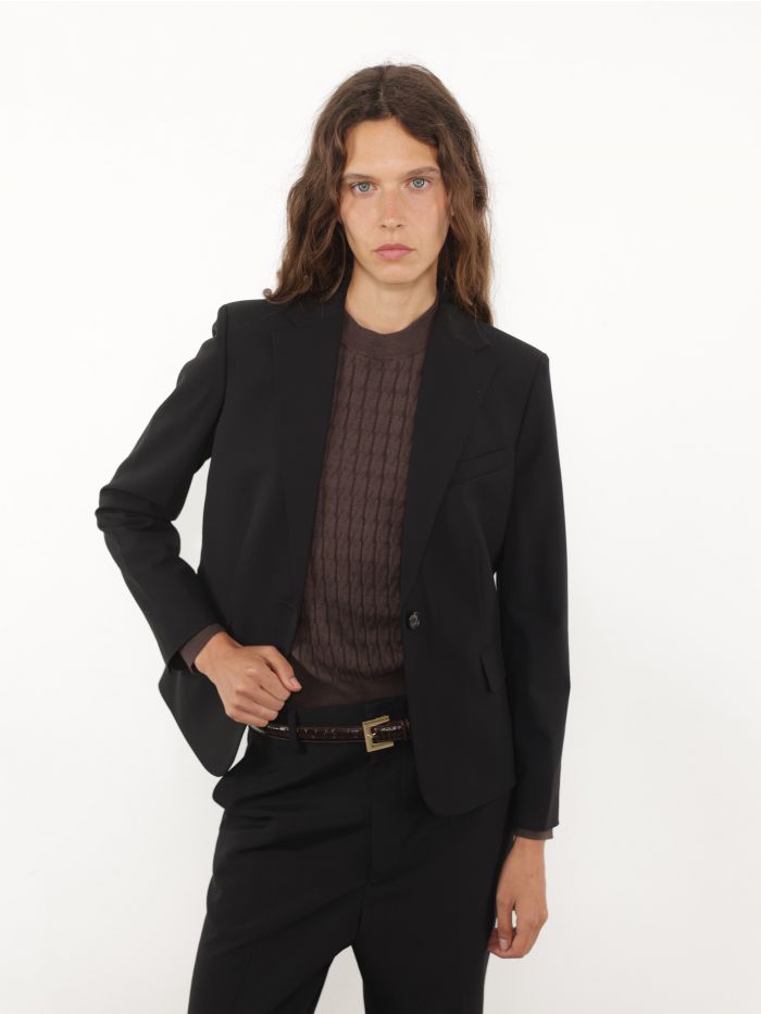 בלייזר מחוייט - בגדים