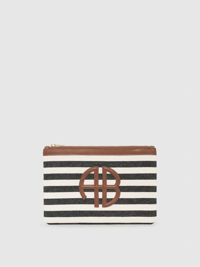 לילי קלאץ’ - תיקים