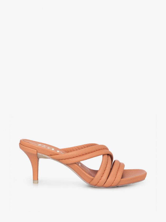 נעלי עקב עם רצועות עבות - נעליים