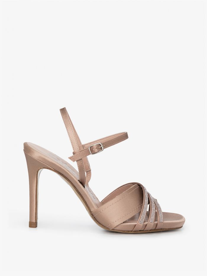 נעלי עקב בשילוב עיטורי קריסטל - נעליים