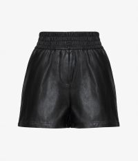 מכנסיים קצרים דמוי עור - בגדים