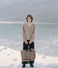 ג’קט דמוי פרווה עם כפתורים - בגדים