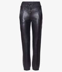 מכנסי עור - בגדים