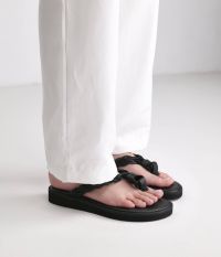 כפכפי אצבע רצועות קלועות - נעליים