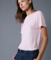 חולצת טישרט - בגדים