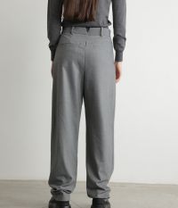 מכנסיים מחויטים - בגדים