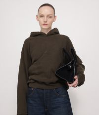 סווטשירט קפוצון - בגדים