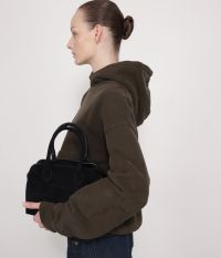 סווטשירט קפוצון - בגדים