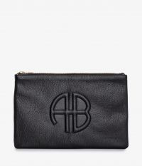 לילי קלאץ’ - תיקים