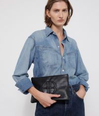 לילי קלאץ’ - תיקים