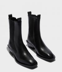 מגפוני עקב מעור - נעליים