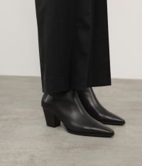 מגפוני עקב HEDVIG - נעליים