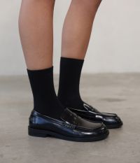 נעלי מוקסינים מעור - נעליים