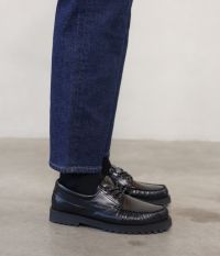 נעלי מוקסינים עם שרוכים - נעליים