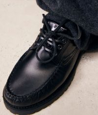 נעלי מוקסינים עם שרוכים - נעליים