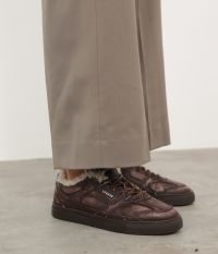 סניקרס מעור ופרווה - נעליים