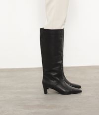 מגפי ברך - נעליים