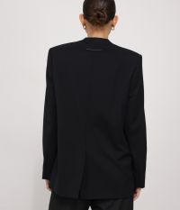 בלייזר מחויט - בגדים