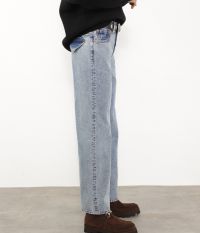 מכנסי ג’ינס גזרה ישרה - בגדים