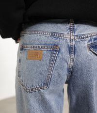 מכנסי ג’ינס גזרה ישרה - בגדים