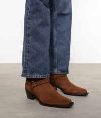 מגפוני בוקרים - נעליים