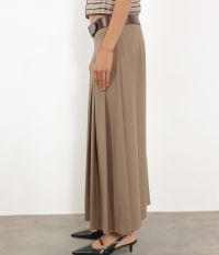 חצאית פליסה - בגדים