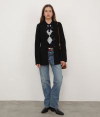 בלייזר מזמש - בגדים