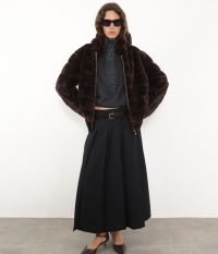 חצאית פליסה - בגדים