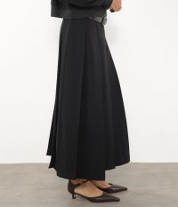 חצאית פליסה - בגדים