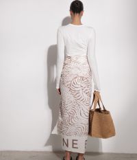 חולצת טי ארוכה לוקה - בגדים