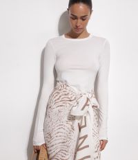 חולצת טי ארוכה לוקה - בגדים