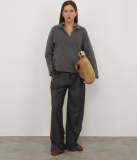 סריג קשמיר מפתח וי - בגדים