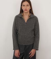 סריג קשמיר מפתח וי - בגדים