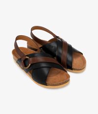 סנדלים עם רצועות מצטלבות - נעליים