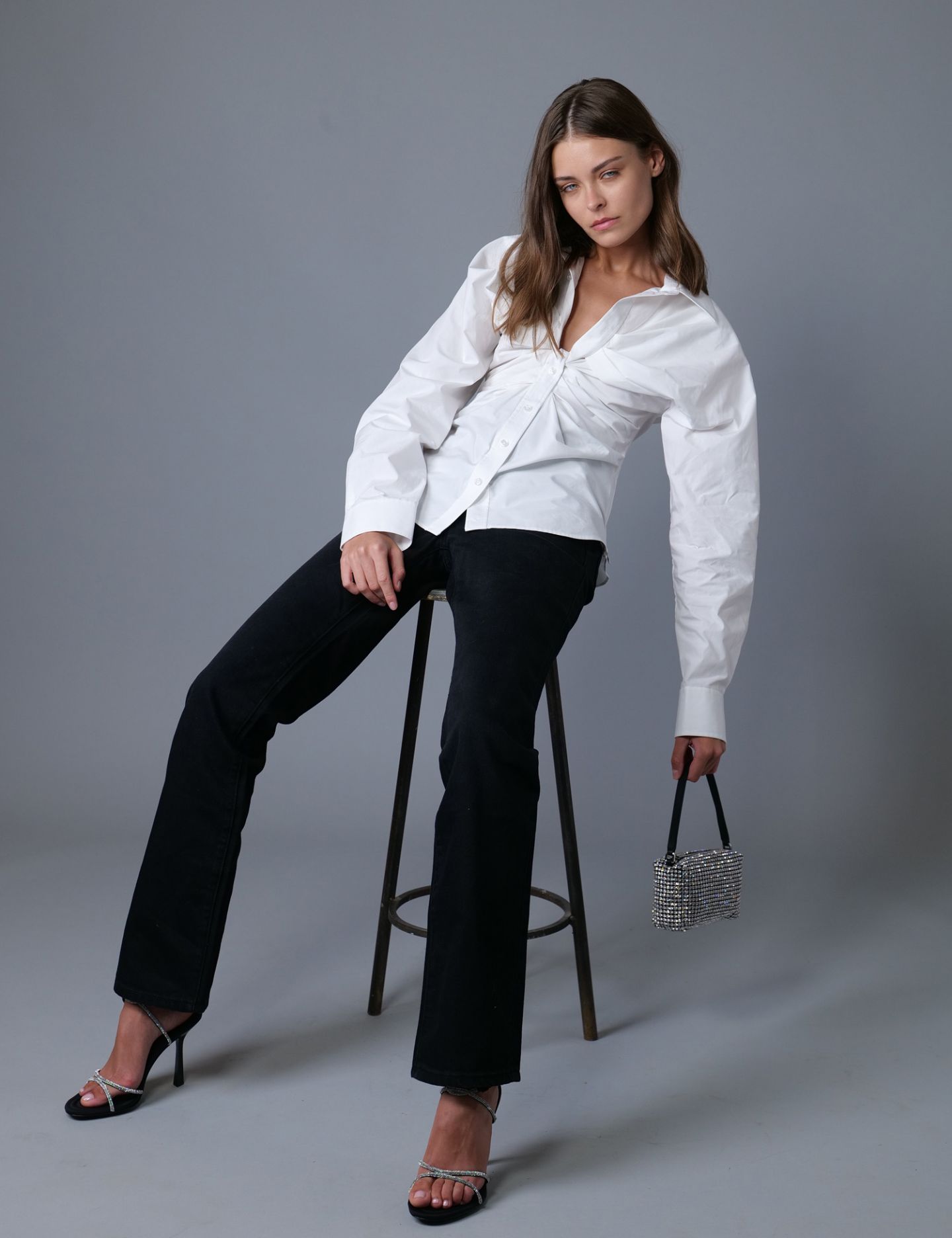 חולצה עם כיווצים - בגדים