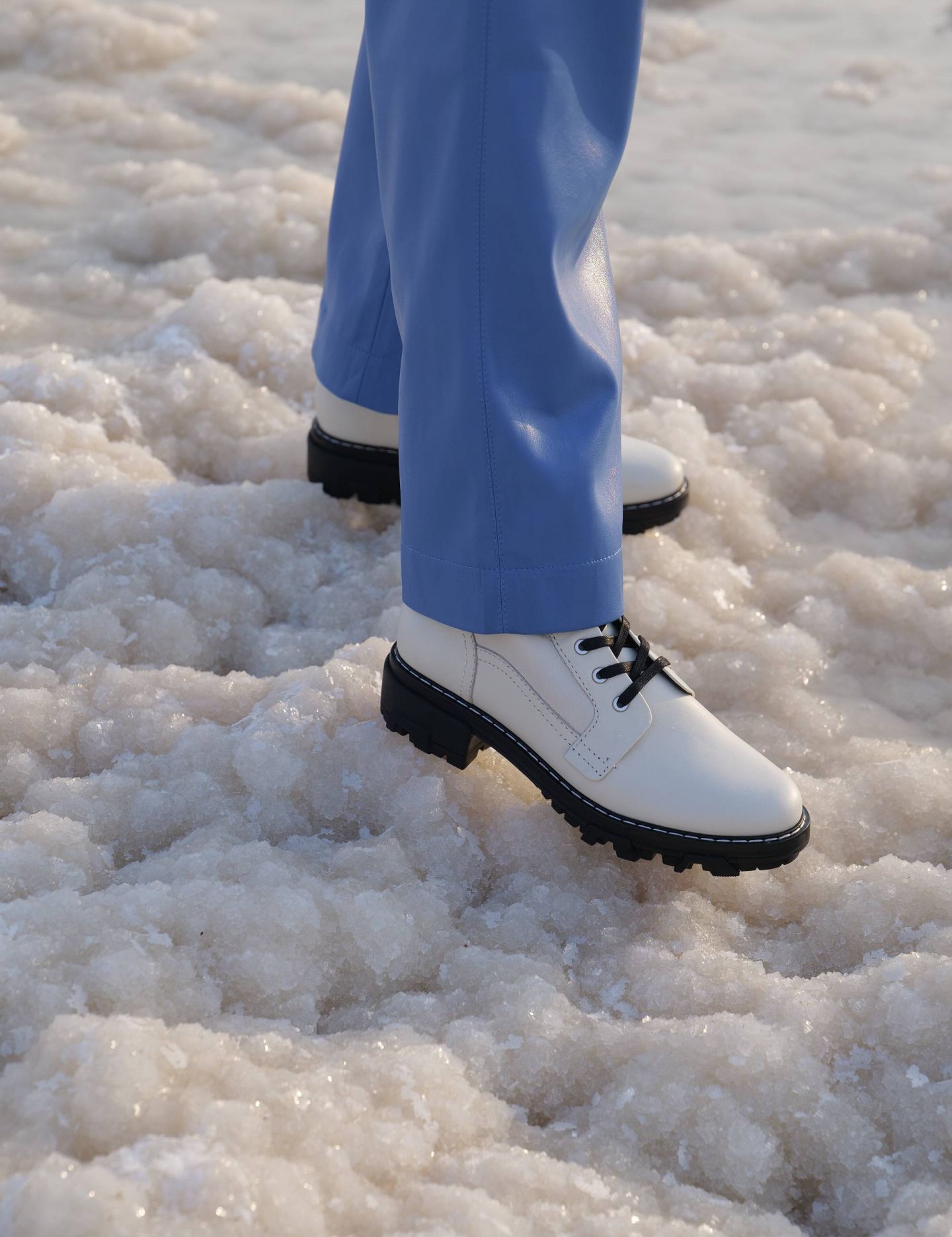 מגפי קומבט - נעליים