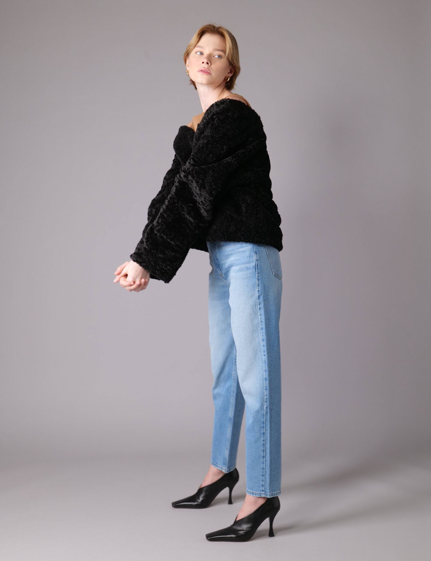 ג’קט דמוי פרווה עם כפתורים - בגדים