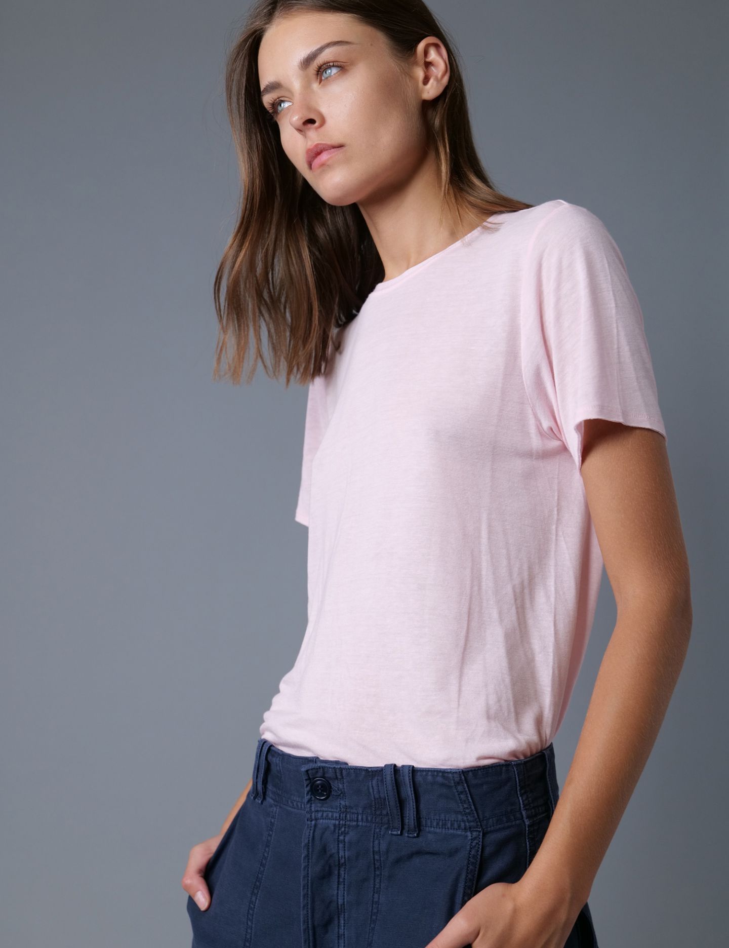 חולצת טישרט - בגדים