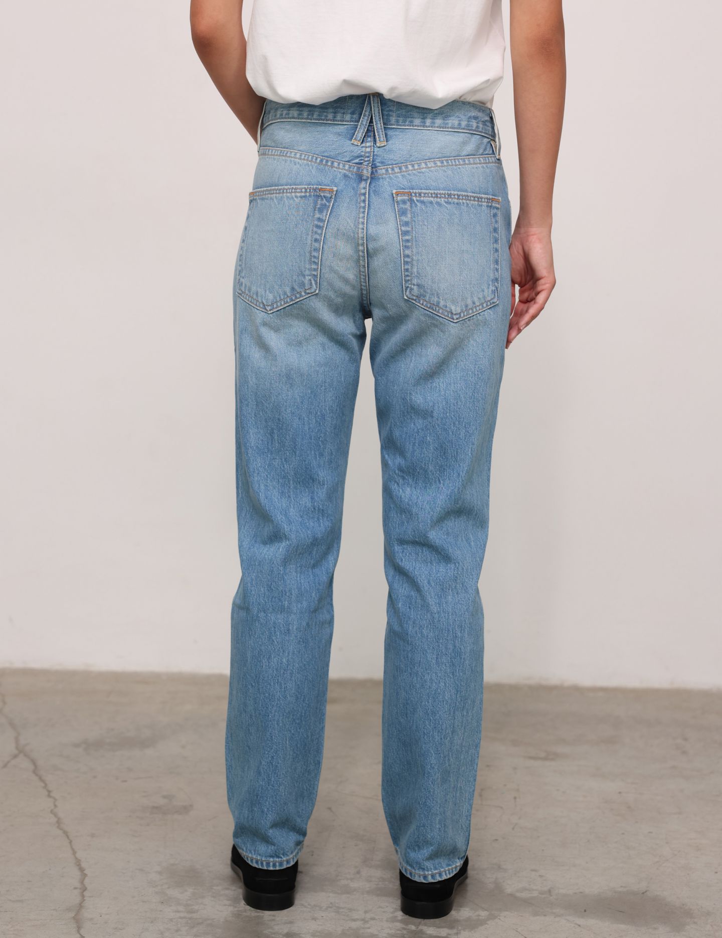 מכנסי ג’ינס סלים - בגדים