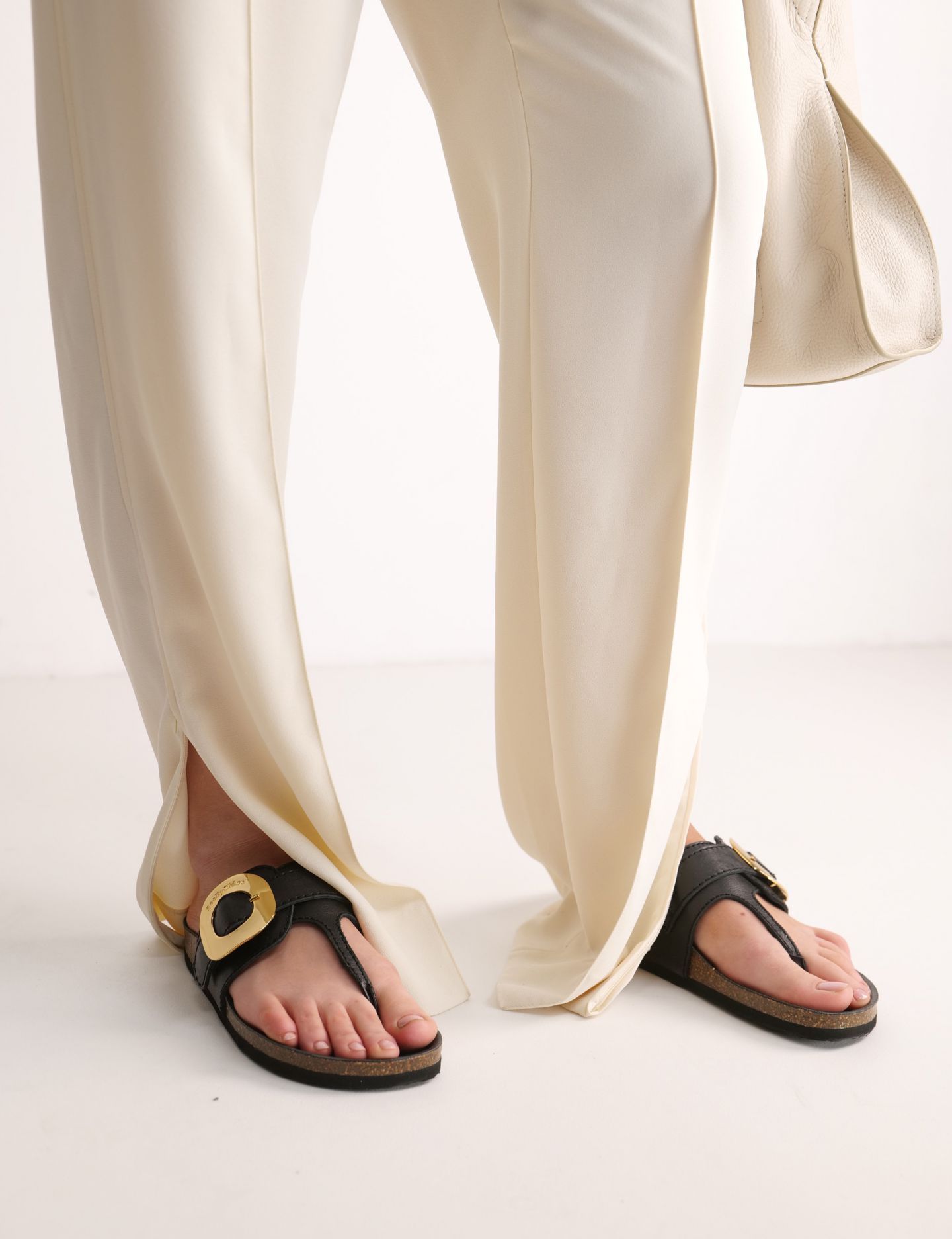 כפכפי אצבע - נעליים