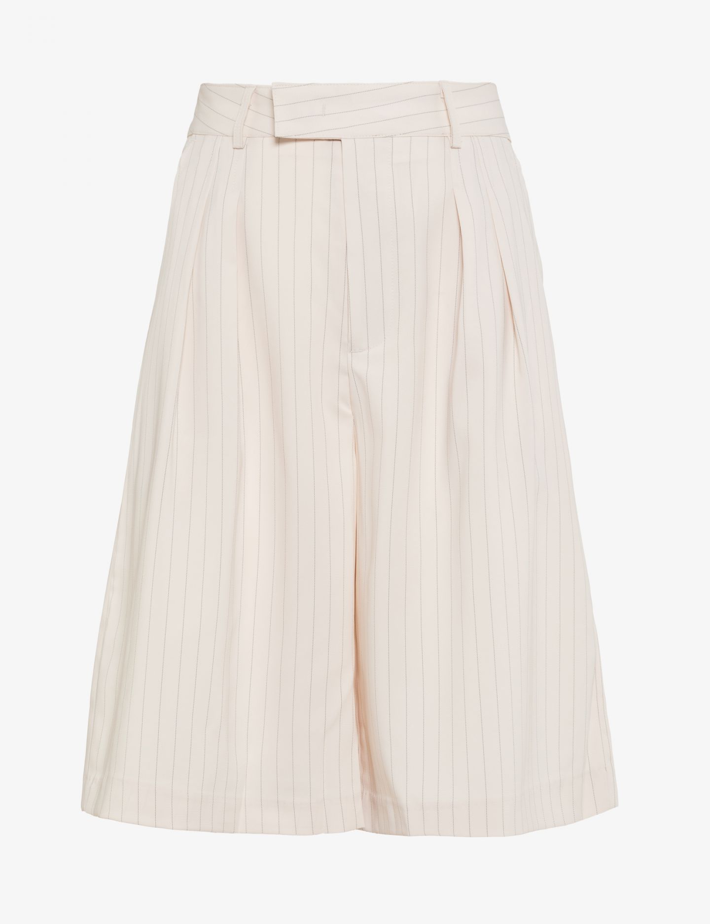 מכנסי ברמודה מחויטים - בגדים